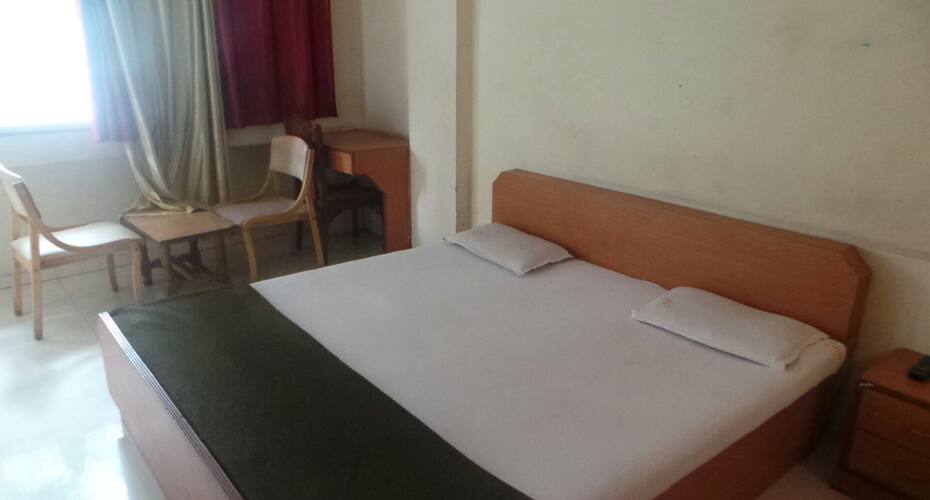 Hotel Aditi Lodge, Pune 4